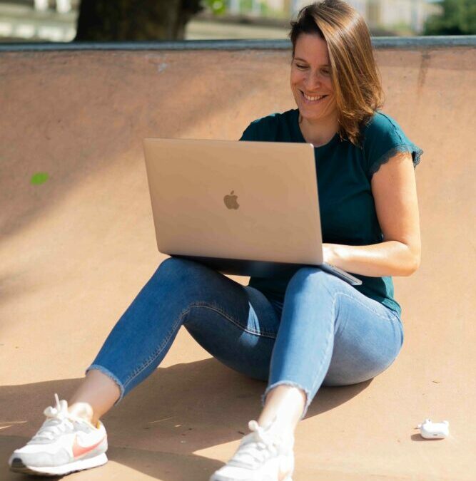 Comment j’utilise ChatGPT comme bras droit pour créer du contenu qui vend